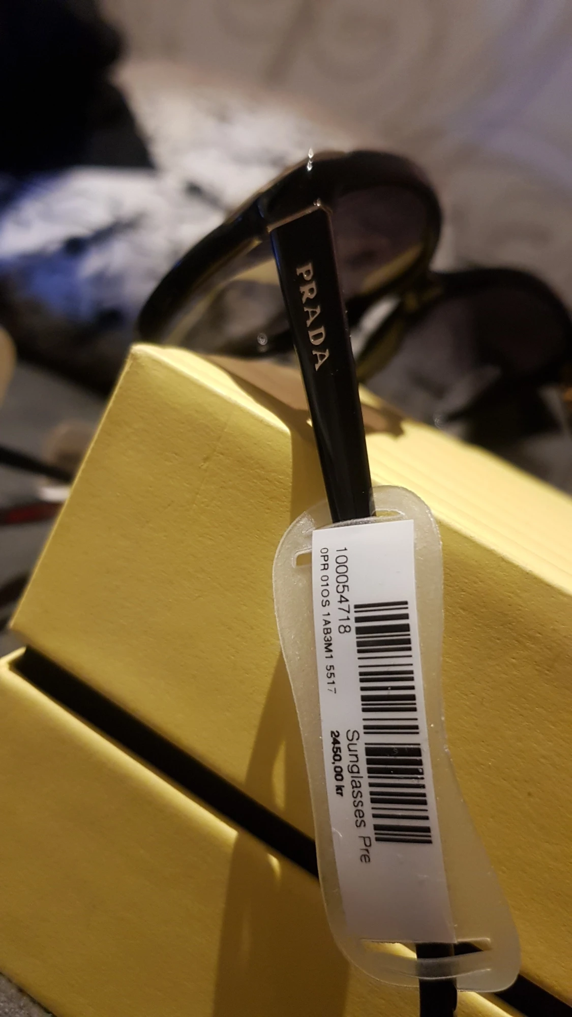 Prada solglasögon! OBS: mycket billigt pris! - 90