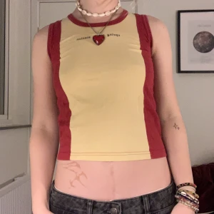 tank top / cami / linne - no tag, but i am a size xs/s and fits me nicely