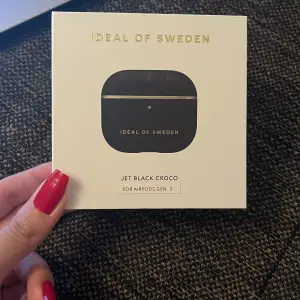 Helt nytt ideal of sweden airpods case , jätte gärna att skicka mer bilder eller diskutera priset . Säljer på grund av jag vill anna färg 