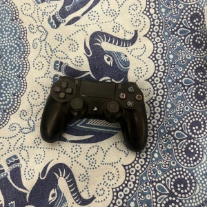 Ps4 controll - Perfekt skick 
