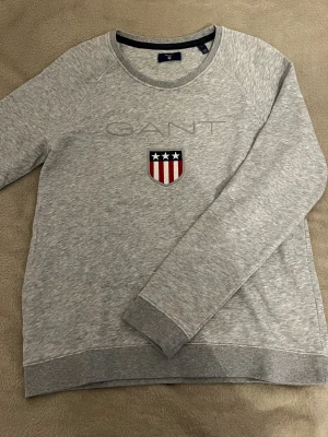 Gant hoodie  - Gant hoodie ny skick storlek S passar M oxå ny pris 1000kr