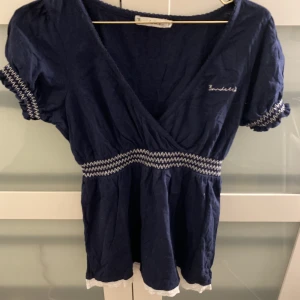 Blus - Fin blus som tyvärr inte kommer till andvändning 