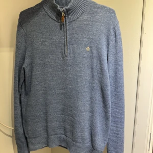 Morris half zip tröja - Inte använt denna så mycket och har 4 st så tänkte göra mig av med denna. Som ni ser på bilden är den köpt för 1699 men mitt pris är mycket bättre. Så tveka inte att höra av er vid funderingar osv!