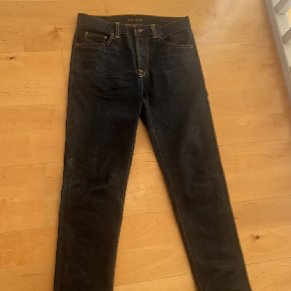 Ett var knappt använda jeans from Nudie Jeans. W30 L30 Nypris 1300kr Säljer pga felköp. Jeans & Byxor.