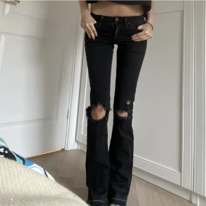 Snygga jeans - Jätte snygga! Midjemått runt 72 elr nått passar nån upp till 170🙏🏼🙏🏼💞💞