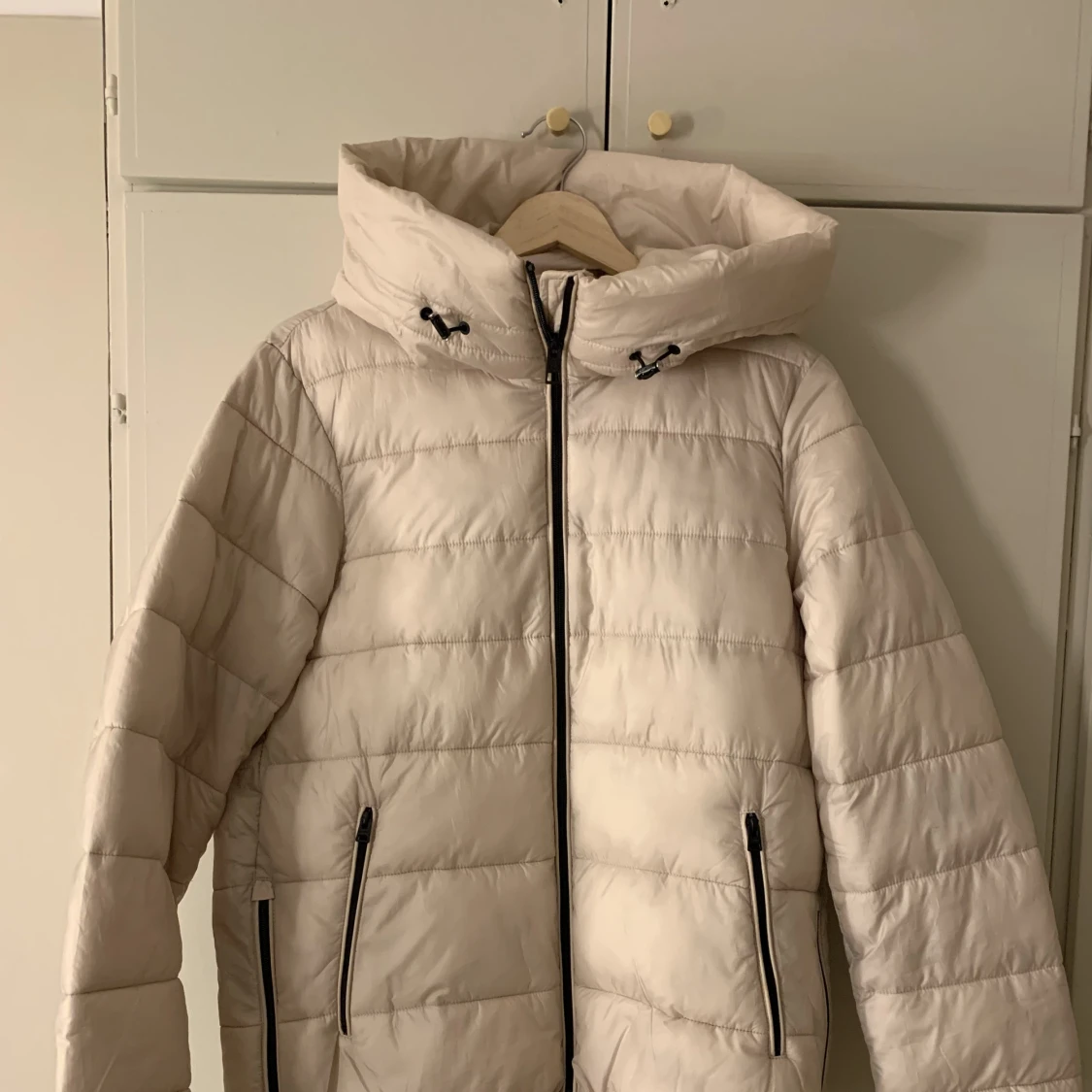 Esprit Pufferjacka med huva