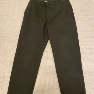 Calder Pant, Grön  - Storlek 32, mycket bra skick