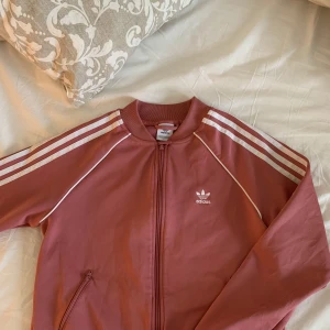 Adidas kofta - I fint skick!