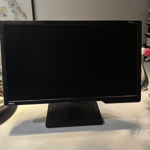 BenQ ZOWIE XL2411 24” / 1ms / HDMI, DVI / 144 hz - Mycket prisvärd gaming skärm!   Gamingskärm som har alltid man behöver för en bra spelupplevelse. 144 hz skärm skickar även med DVI och HDMI skärm vid behov! 