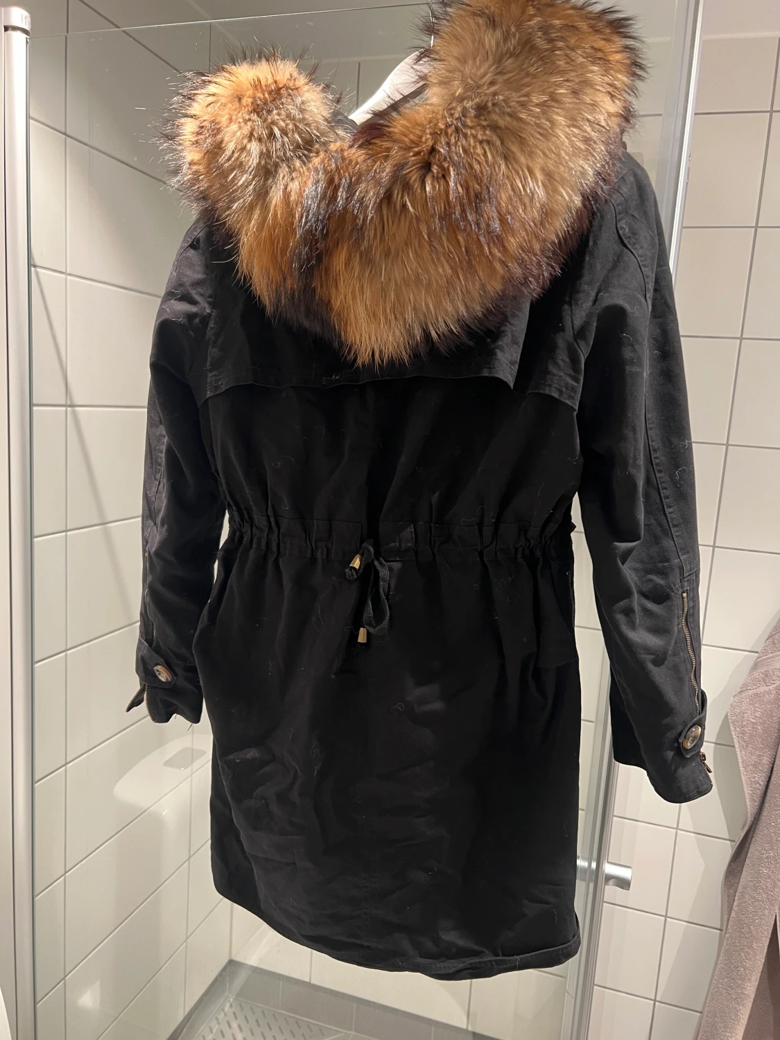 Jacka med äkta päls från glittershoppen - 90