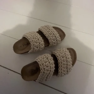 Duffy sandaler  - Säljer mina fina duffysandaler. Storlek 39 men lite små i storleken.  270kr+frakt. 