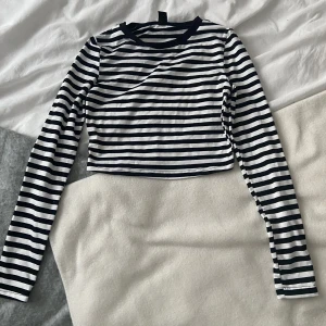 Randig tröja - Oanvänd  Nyskick 