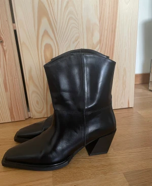 Vagabond Alina - Klackhöjd 5,5 cm. Aldrig använda.