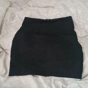 Kjol - Jätte fin men tyvärr för liten för mig.