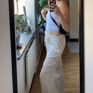 Linne byxor  - Äggskalsvita/ beiga linnebyxor 