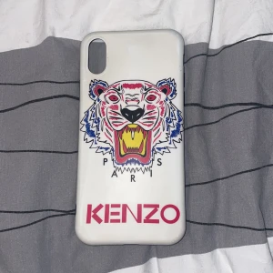 iPhone skal - Ett Kenzo skal i mycket bra skick till iPhone X/Xs