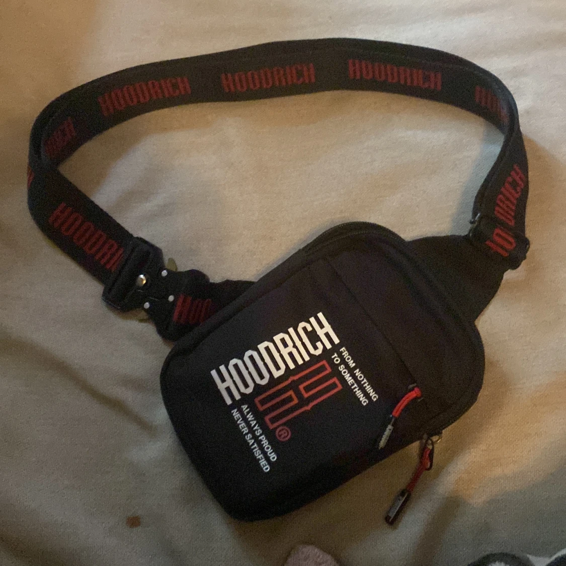 Hoodrich väska - 90