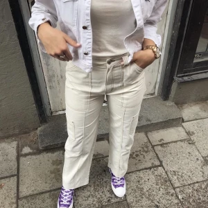 Jeans - Så fina byxor! Sparsamt använda så de är princip nyskick