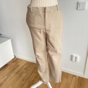 Sommarbyxor st 38 - Beige byxor