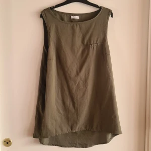 Militärgrönt linne storlek 38 - Militärgrönt linne storlek 38  Toppskick 