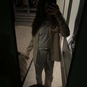 Carin wester jacka - Säljer min Carin wester jacka. Den är tunn så skulle säga att de är en vår jacka.❤️