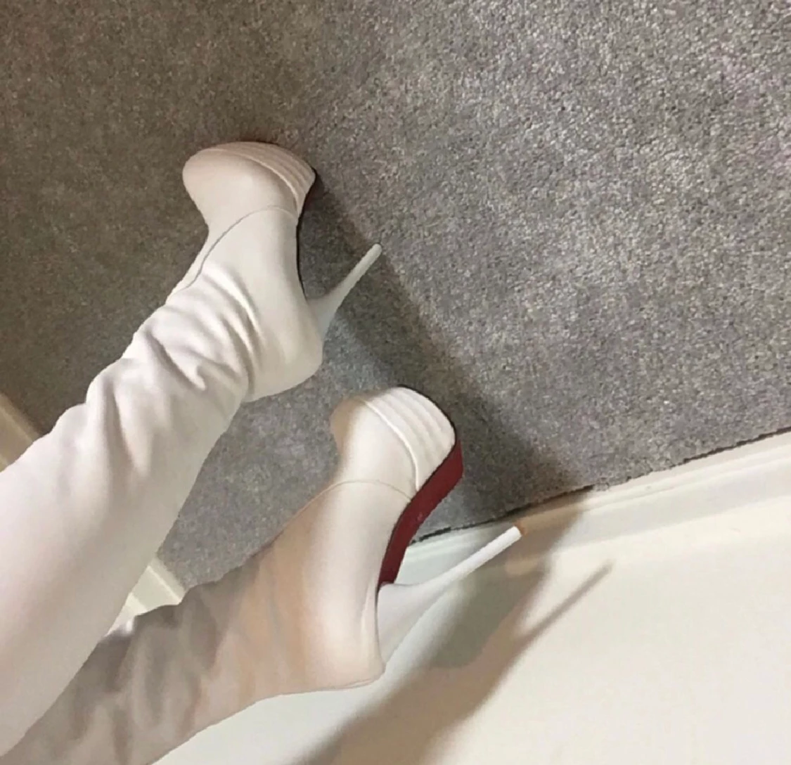 Vita red bottoms - 90