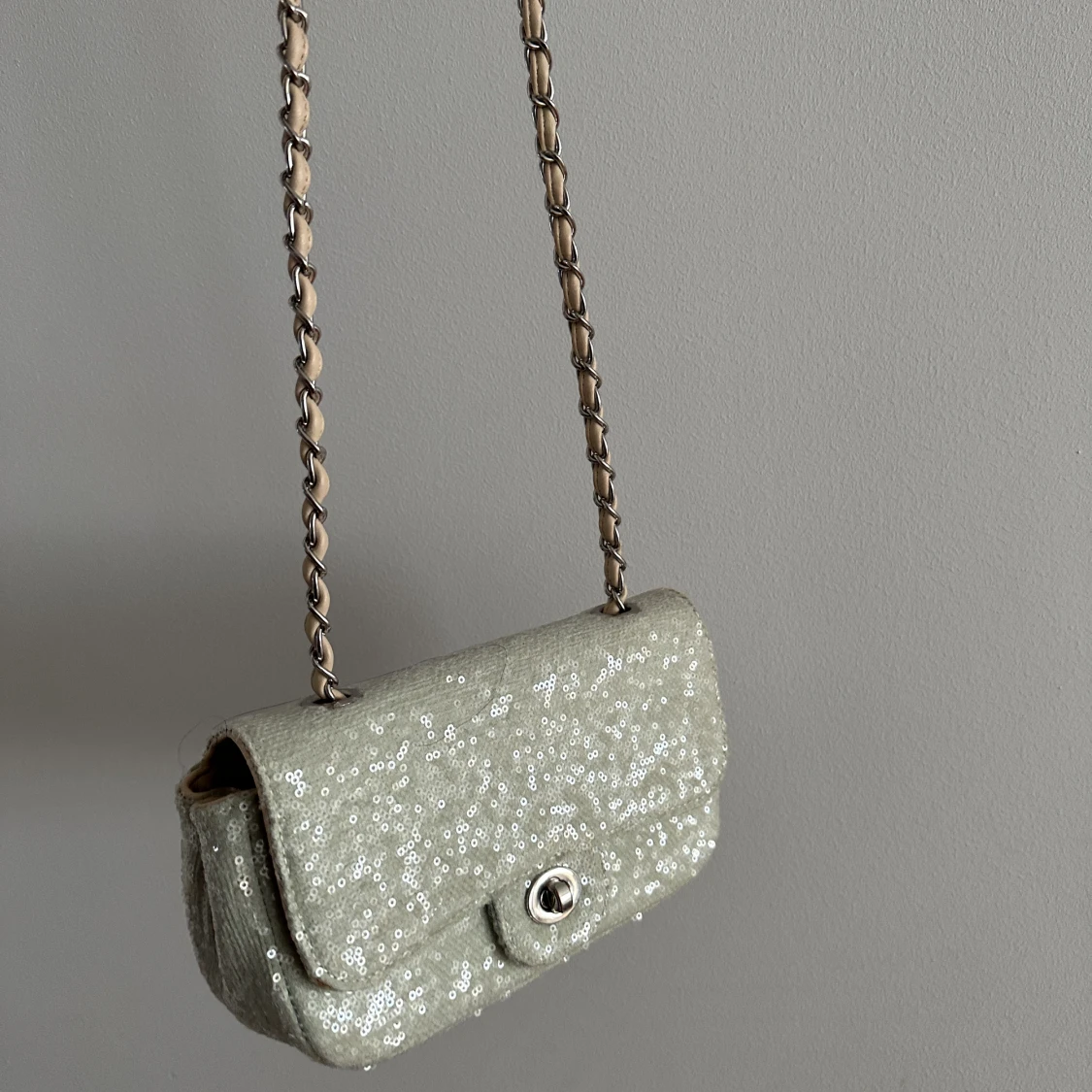 Paljettväska- axelremsväska - 91