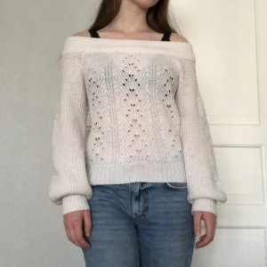 Off shoulder tröja  - Super fin off shoulder tröja från Gina, skön och luftig, pris kan diskuteras 💕