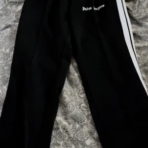 Palm angels byxor  - Fin fina Palm Angels byxor 