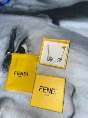 Fendi - Armband kan även ha på foten  Helt ny