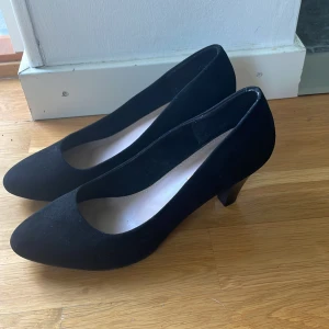 Pumps  - Storlek 39. Använd en gång