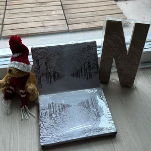 Olika saker  - Nalle 25kr  Tavlor 30kr/st  N- 25kr 