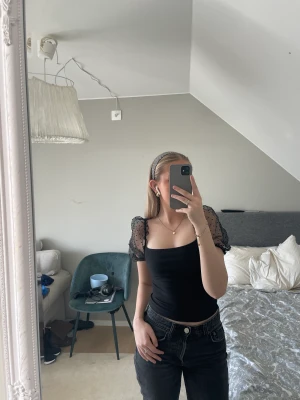 Svart topp  - Fin svart fest topp från new yorker. 💕 