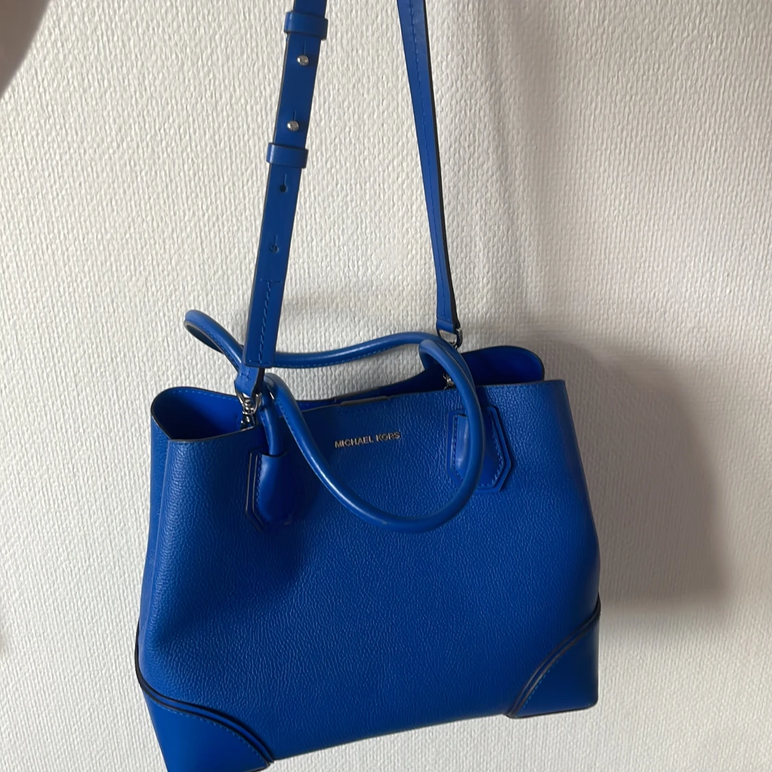 Oanvänd väska från Michael Kors