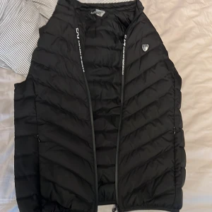 Armani väst - Armani väst Ny pris:1900