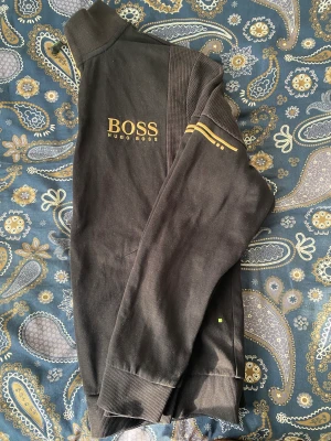 Hugo Boss tröja  - Storlek M passar även S 