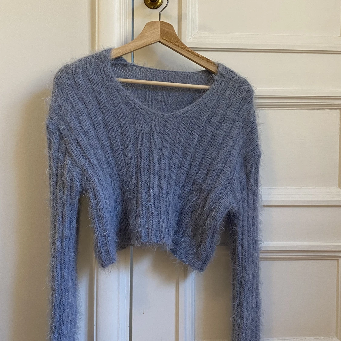 Blå fluffig tröja - 90