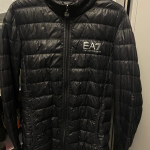 Armani jacka  - Storlek S