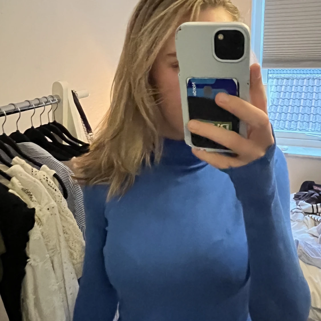 Blå finstickad tröja