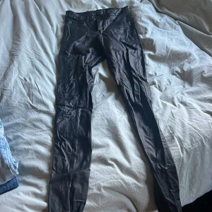 Skinnimitation byxor - Fint begagnat skick