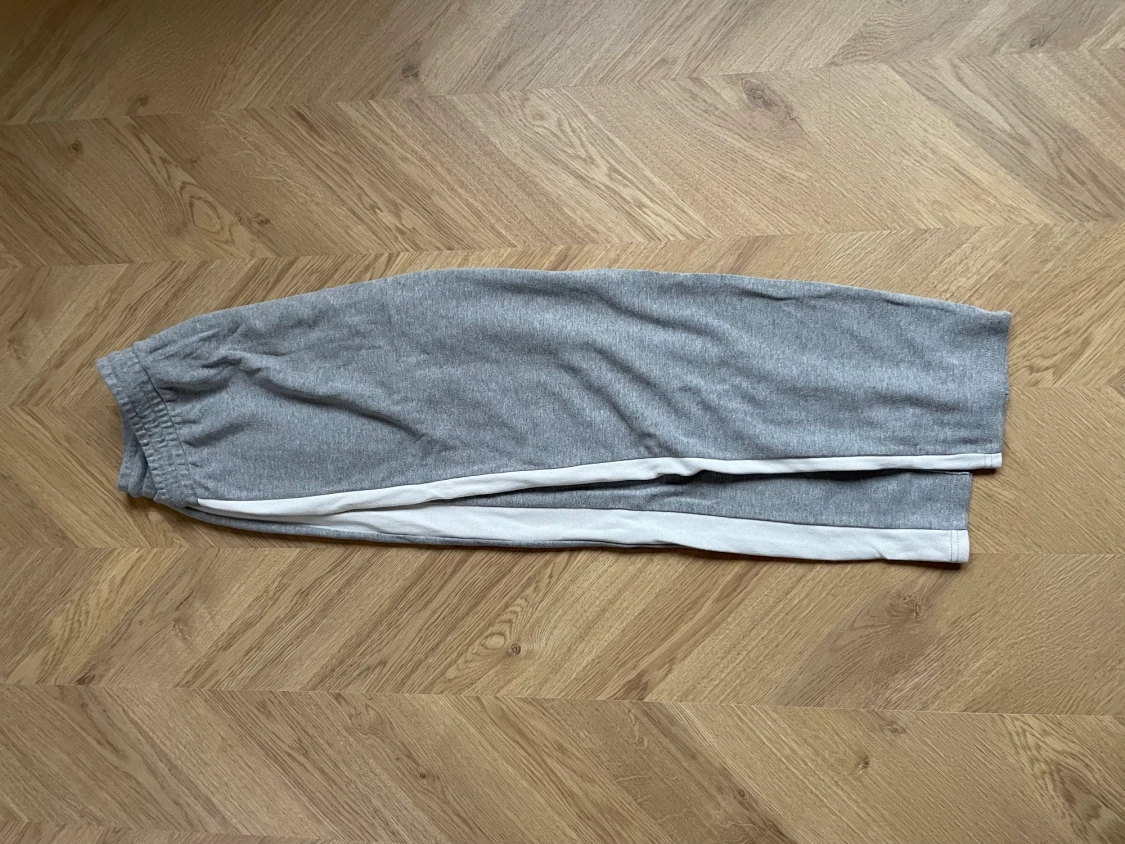 Gråa mjukisbyxor - 90