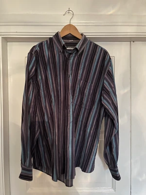 Randig skjorta i fin manchester - Lila, grå, blå, svart