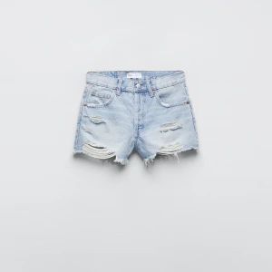 Zara shorts - Fina shorts från zara som köptes i somras💞 köptes för 330kr 💞