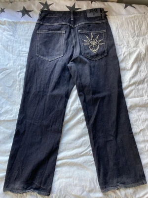 Your local dealer jeans  - Feta jeans (midjemått rakt över mitten) 39cm