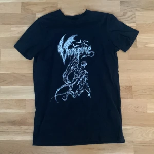 Y2K t-shirt storlek M - Svart t-shirt i storlek M i nyskick