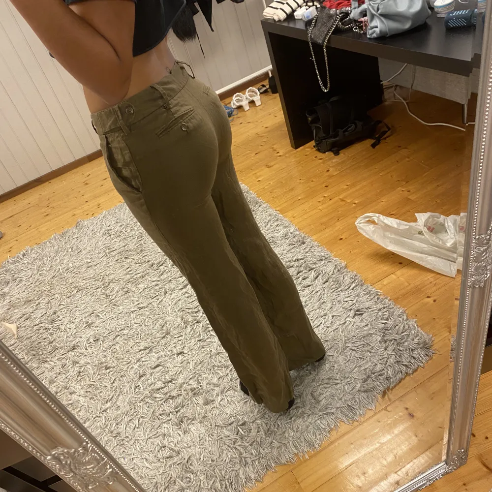 Gröna linnebyxor Massimo Dutti Storlek 34/36. Jeans & Byxor.