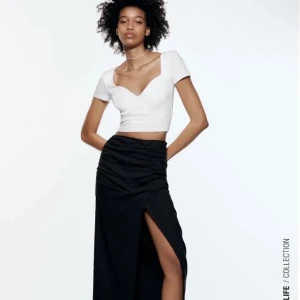 Topp Zara - Fin Zara topp i xs men passar en s också. Säljer en i svart också. Hör av dig om du är intresserad 💕💕