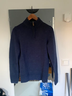 Pier one zip - Tja säljer nu min Pier one zip som används sparsamt, skick 9/10 köpte den för 300kr 