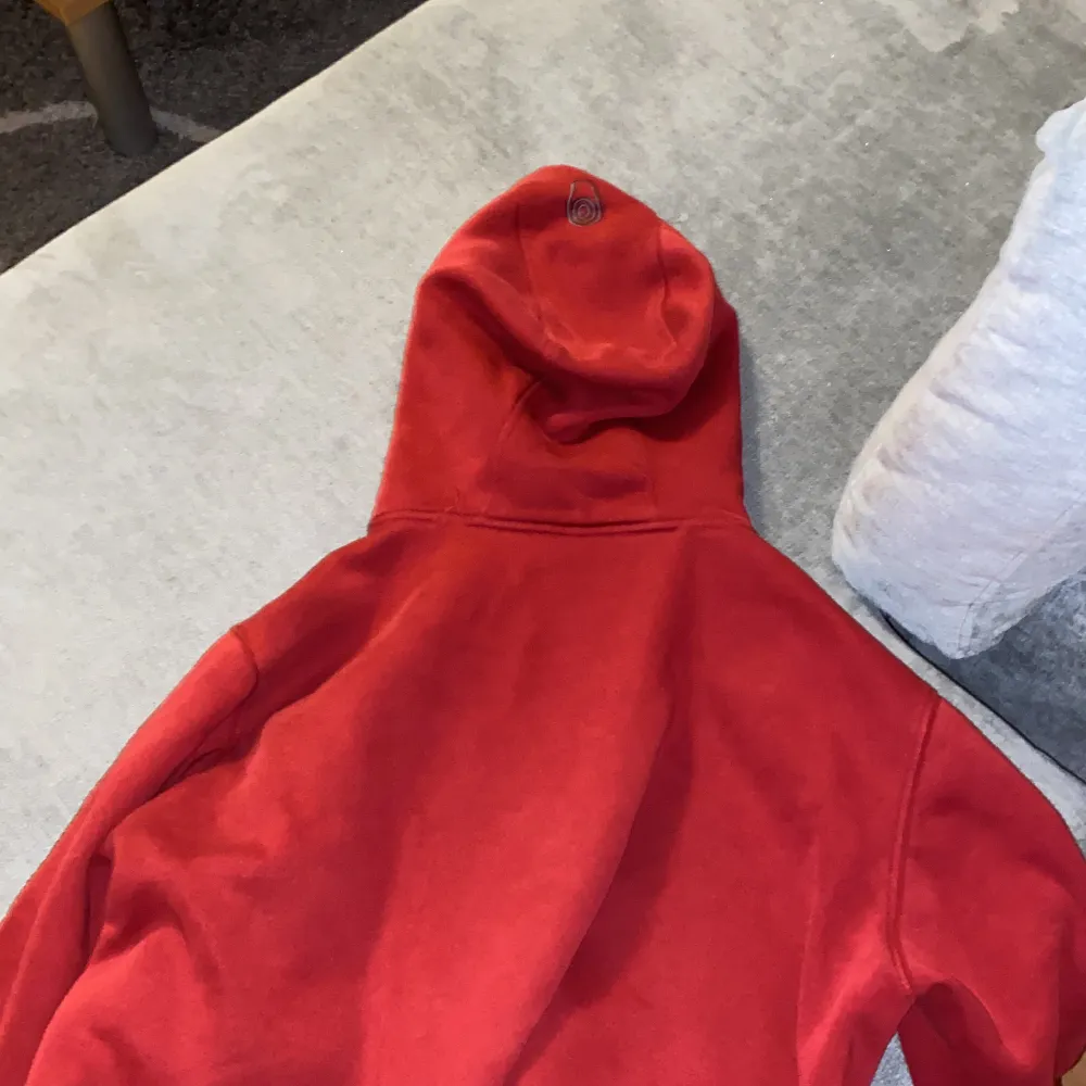 En fin sailracing tröja använd 3 gånger!. Hoodies.