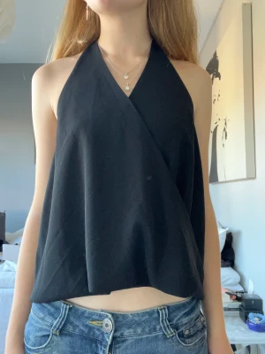 Sött linne - Fint linne med låg rygg i bra skick!